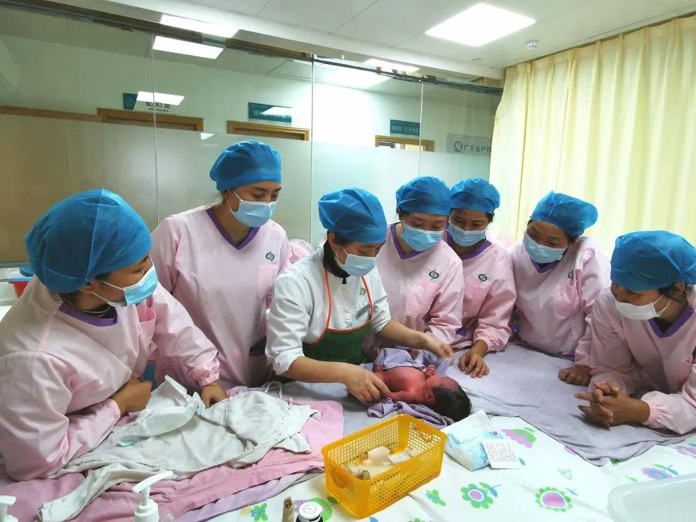 铜鼓县妇婴监护型护送